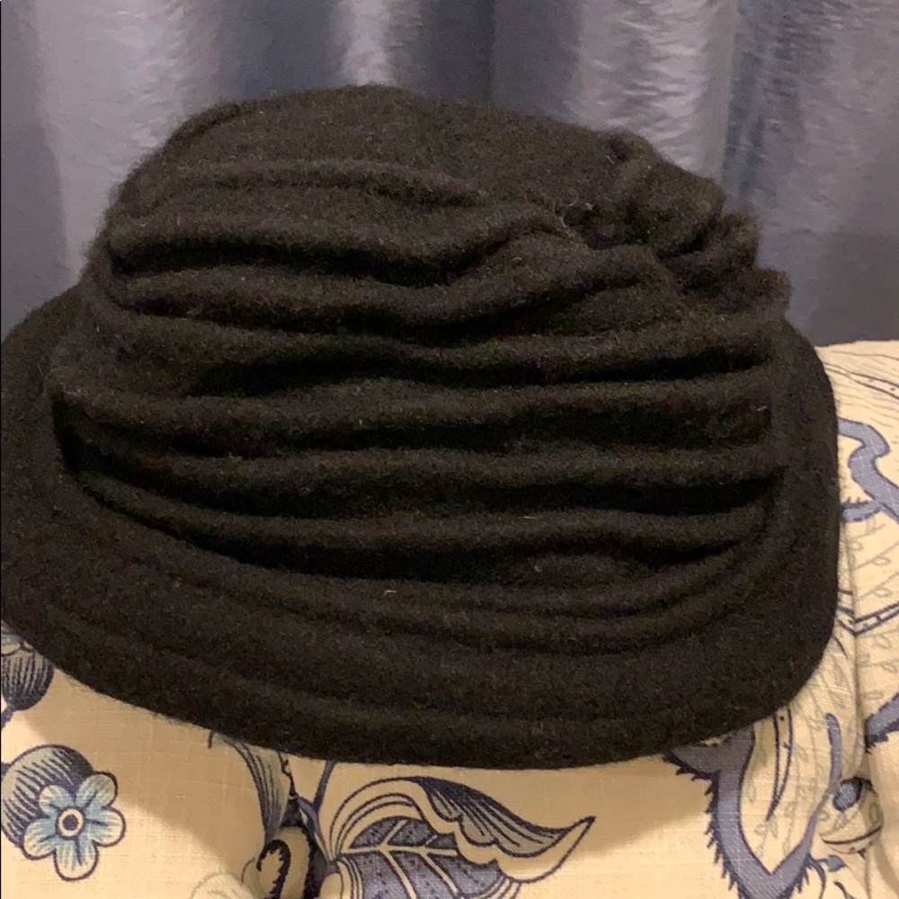 Hat - Picture 4 of 6